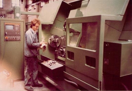 WIAP Umbau Böhringer Drehmaschine: Böhringer, ein deutscher Drehmaschinen Hersteller, mit ergonomisch sehr guter Anordnung des Spindelstockes
