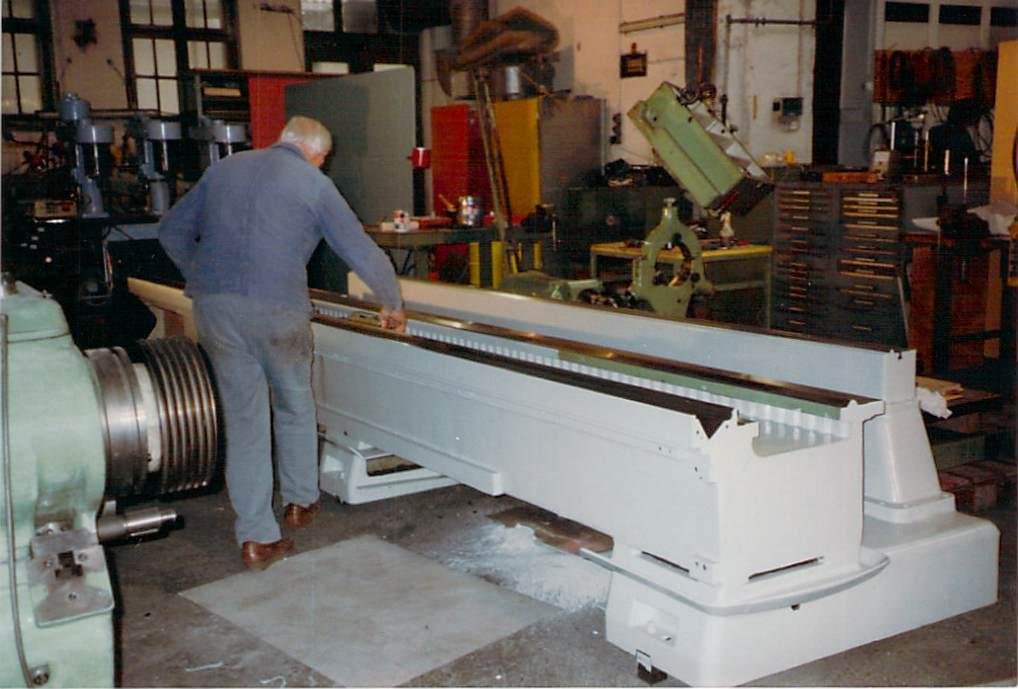 WIAP Umbau Eisenbahnrad Drehmaschine Heid: Diese robuste, konventionelle Drehmaschine wird jetzt eine CNC-Maschine