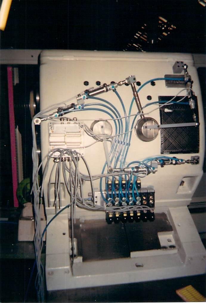 WIAP Umbau Eisenbahnrad Drehmaschine Heid: Aus einem konventionellen Spindelstock eine vollautomatische Lösung zu machen war interessant. Ein Hebel mit 3