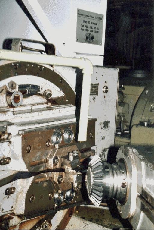 WIAP Umbau Gleason Hobelmaschine: Nur mit wenigen Parametern kann der Operateur die Anzahl Zähne des Moduls, usw. eingeben. Eine einfache, schne