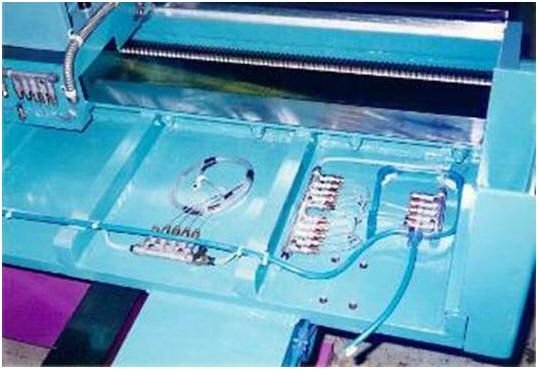 WIAP Reparatur Gornati CNC-Drehmaschine: Bild 5.1 Der WIAP Z Kreuzsschlitten aufgebaut nach dem WIAP MEMV Verfahren.