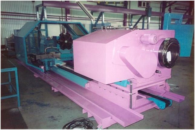WIAP Reparatur Gurutzpe CNC-Drehmaschine: Bild 8.1 Die WIAP DM 4C Maschine hergestellt mit dem Spindelstock und Reitstock der Firma G