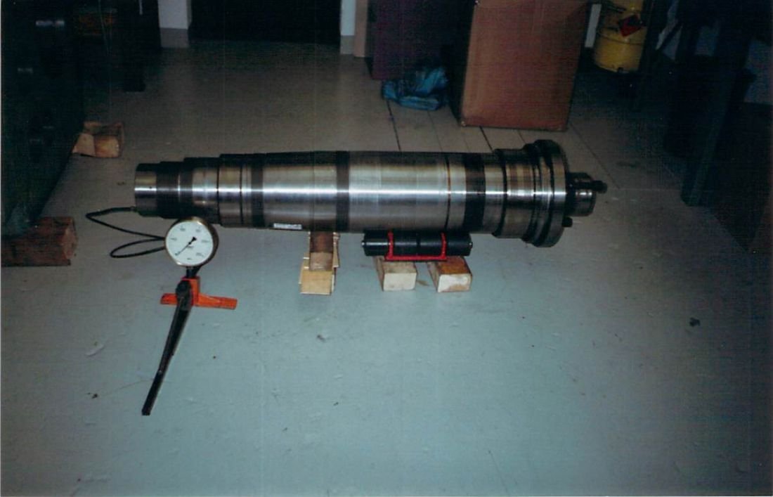 WIAP Reparatur Heyligenstaedt Spindelstock: Lagerschaden, Ausbau und Montage: Bild 11. Ausgebaute Hauptspindel.
