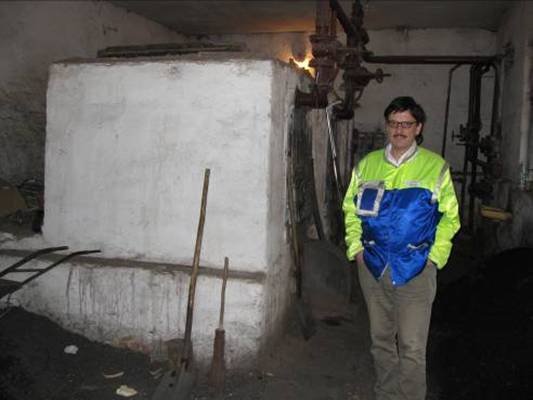 Photo: Nun gehen wir die Heizung ansehen. Man fragt uns, ob wir alte Heizkessel 100 KW organisieren könnten. Z