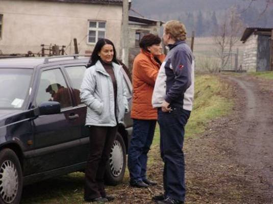 Photo: Ja, jetzt ist die Besichtigung beendet. Anita, Iris und Ernst sind froh.