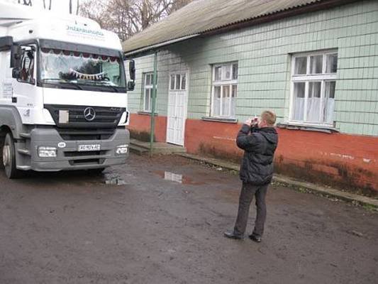 Photo: Die Ankunft des LKW.