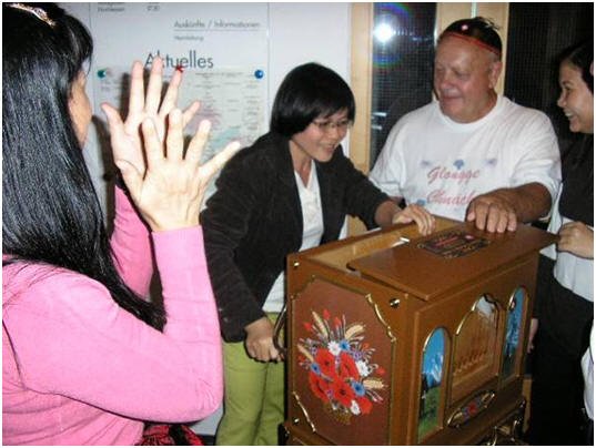 Photo: Musikorgel, die Vietnam Finanzverwaltung wollte es wissen.