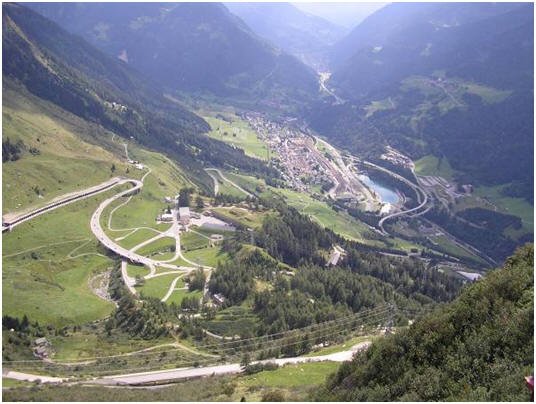 Photo: Talsicht nach Airolo