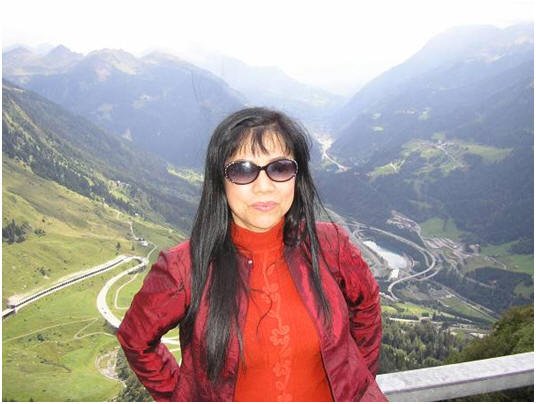 Photo: Frau Lan Schuldierktorin