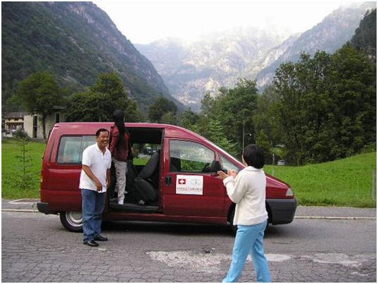Photo: Noch ein letztes Photo in Sonogno, bevor man losfährt, wieder nach Muralto-Locarno.