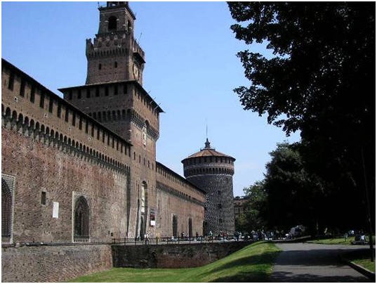 Photo: Castle of Milano. Bei der Einfahrt ins Zentrum fanden wir was von Milano, das wir nicht wussten, dass e