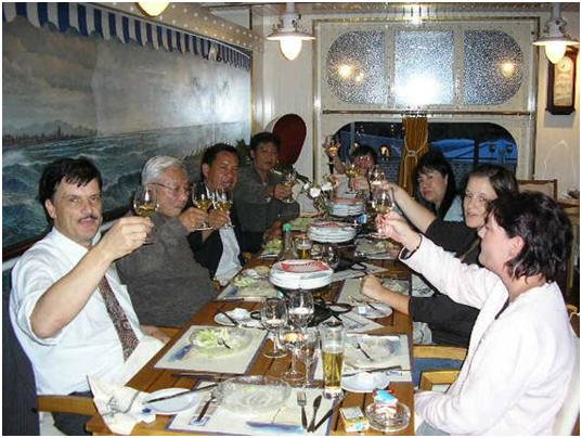 Photo: Abschluss im Kapitän Jo‘s Restaurant Aarfähre, wo es Fleischfondue gab. Das war Dienstag Abend, am ande