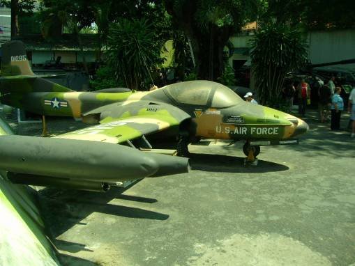 Photo: Flugzeuge, die die Bomben abwarfen. Auch Dioxin warf man ab!