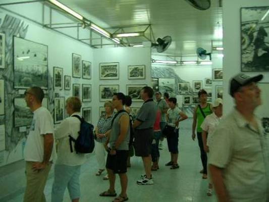 Besuch im Kriegsmuseum in Vietnam