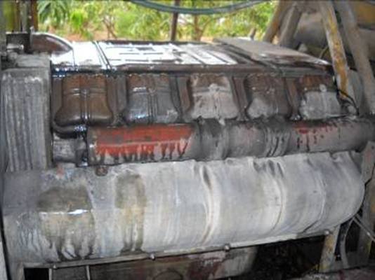 Photo: Der Kompressor hat ein Deuz Motor, der luftgekühlt ist. Das ist nicht ideal für Vietnam, weil die Luft