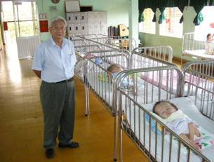 Photo: unser KFKOK Kordinator Le Tung Hieu in Vietnam, wo wir das Kinderpfelegheim der Dioxin geschädigten bes