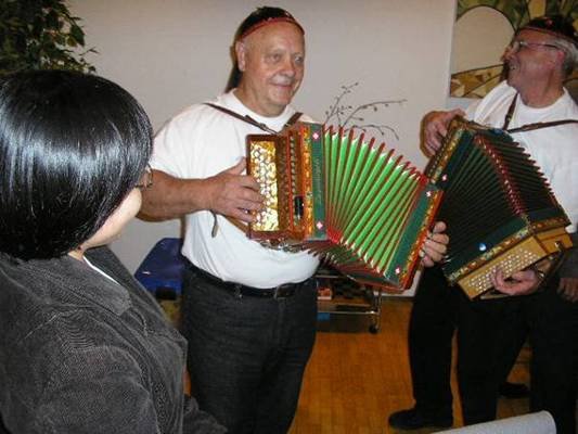Photo: Es gäbe viel weniger Krieg, wenn man mehr zusammen machen könnte und Musik ist eine Brücke für die Zufr