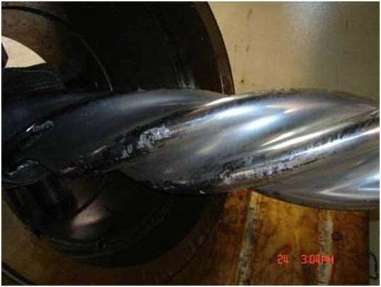 WIAP Reparatur Mega Bore Spindelstock: Bild 3.2 Das Spannen dieser Stange mit dem Drall ist mit grösster Vorsicht handzuhaben. Di