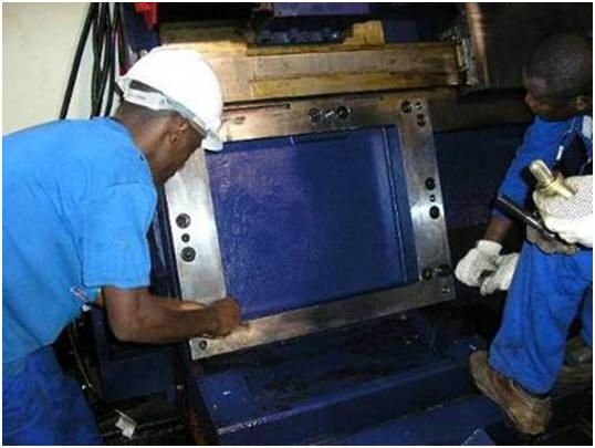 WIAP Reparatur Mega Bore Spindelstock: Bild 5.3 Alles sauber reinigen für den Aufbau die Vermessung und dann das einschaben vorzu