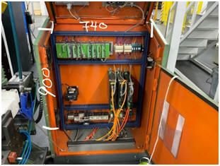 WIAP Umbau Rahmenbearbeitungsmaschine: Bild 4.2 Schaltschrank intern vor dem Umbau, vorher.