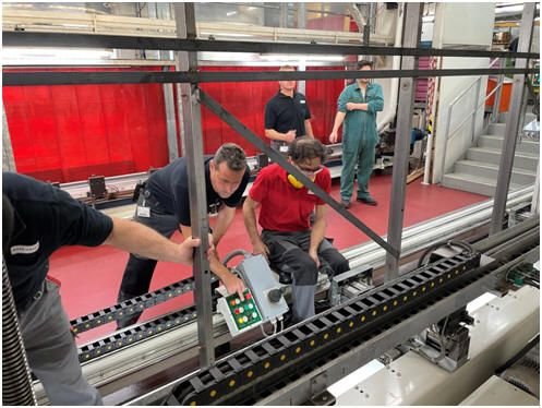 WIAP Umbau Richtmaschine: Bild 3.1 Inbetriebnahme des neuen Steuerungssystems