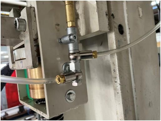 WIAP Umbau Richtmaschine: Bild 4.4 Die Verteilung von der Spindelmutter 1 zur Spindelmutter 2. Eine Dossiereinheit m