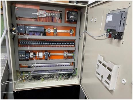 WIAP Umbau Richtmaschine: Bild 7.6 Ansicht des ganze Elektroschrankes nach dem Umbau