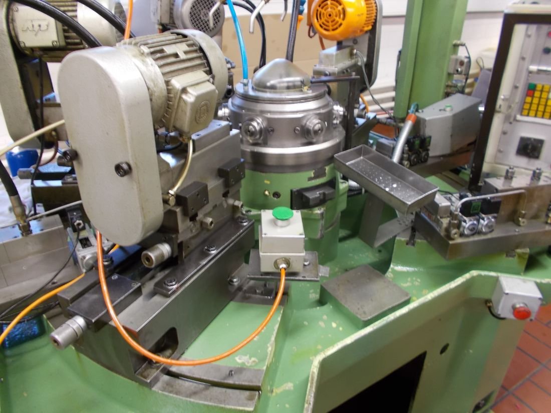 WIAP Umbau Rundtaktmaschine Solma: Hier ist die Maschine noch beim Kunden. Vor dem Umbau.