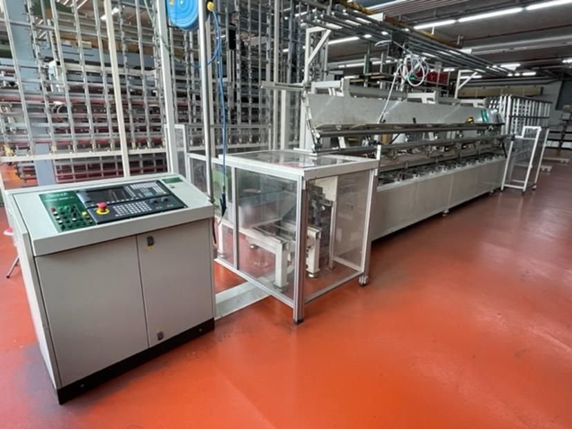 WIAP Umbau Säge-, Bürst-, Leim- und Bohrmaschine: CNC mit Sinumerik 828