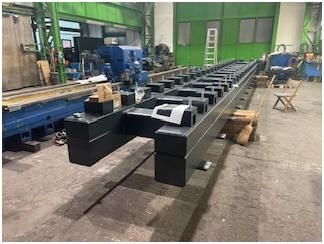 WIAP Umbau Safop CNC-Drehmaschine: Bild 5: Hier wurde das neue Unterbett in Anthrazit lackiert. Das Unterbett steht in Deutsc