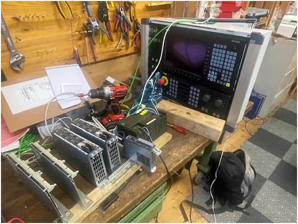 WIAP Umbau Safop CNC-Drehmaschine: Bild 14: In Dulliken wird auch die CNC vorbereitet, die an diese Maschine kommt. Alle Komp