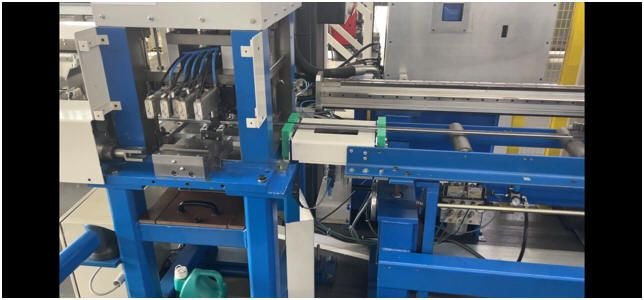 WIAP Umbau CNC-Stanzmaschine: Bild 3: CNC Edel Stanze. Vorne mit zusätzlichen Seiten Stempeln genannt als T1 bis T5