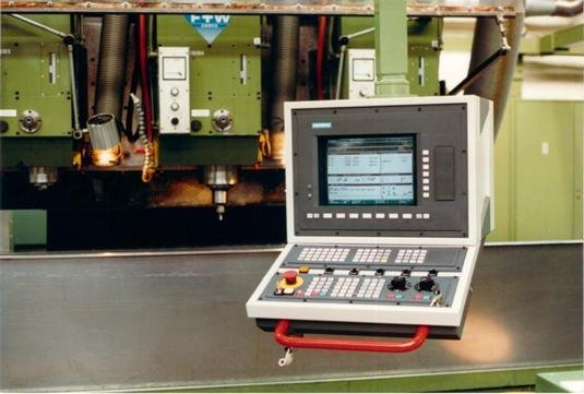 WIAP Umbau Starrag Fräsmaschine: neue CNC-Steuerung (Retrofit)