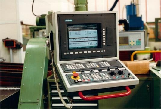 WIAP Umbau Starrag Fräsmaschine: Der Kunde hatte diese CNC Art gewählt, um auch mit einer älteren, noch guten Maschine, weiterhin modern produz