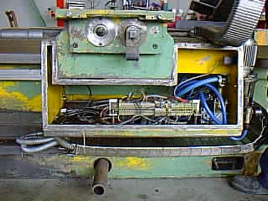 WIAP Umbau Tacchi CNC-Drehmaschine: Die Kabel alle erneuert, dazu waren einige Arbeitsstunden nötig.
