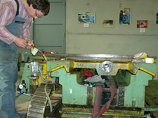 WIAP Umbau Tacchi CNC-Drehmaschine: Elektrik und Mechanik, alles gehört zusammen bei einer Maschinenrevision. Bis hin zum Putz