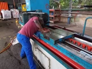 WIAP Service TBT Tiefbohrmaschine: Ölverlust, Schaben, Spülöl und Vorschub: Bild 1: Die Tiefbohrmaschine „TBT TIBO“ hat pro Tag mehrere Liter Hydrauliköl in das Arbei