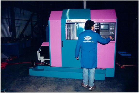 WIAP Umbau Sinumerik 810 820: Bild 3.1 Vertikale Drehmaschine mit Sinumerik 810T. Lieferprogramm der WIAP Neumaschinen