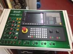 WIAP Umbau Walzendrehmaschine Bank: Die neue CNC Steuerung ist: Sinumerik CNC-Steuerung, 10,4-TFT-Farbdisplay, vollwertige QWE