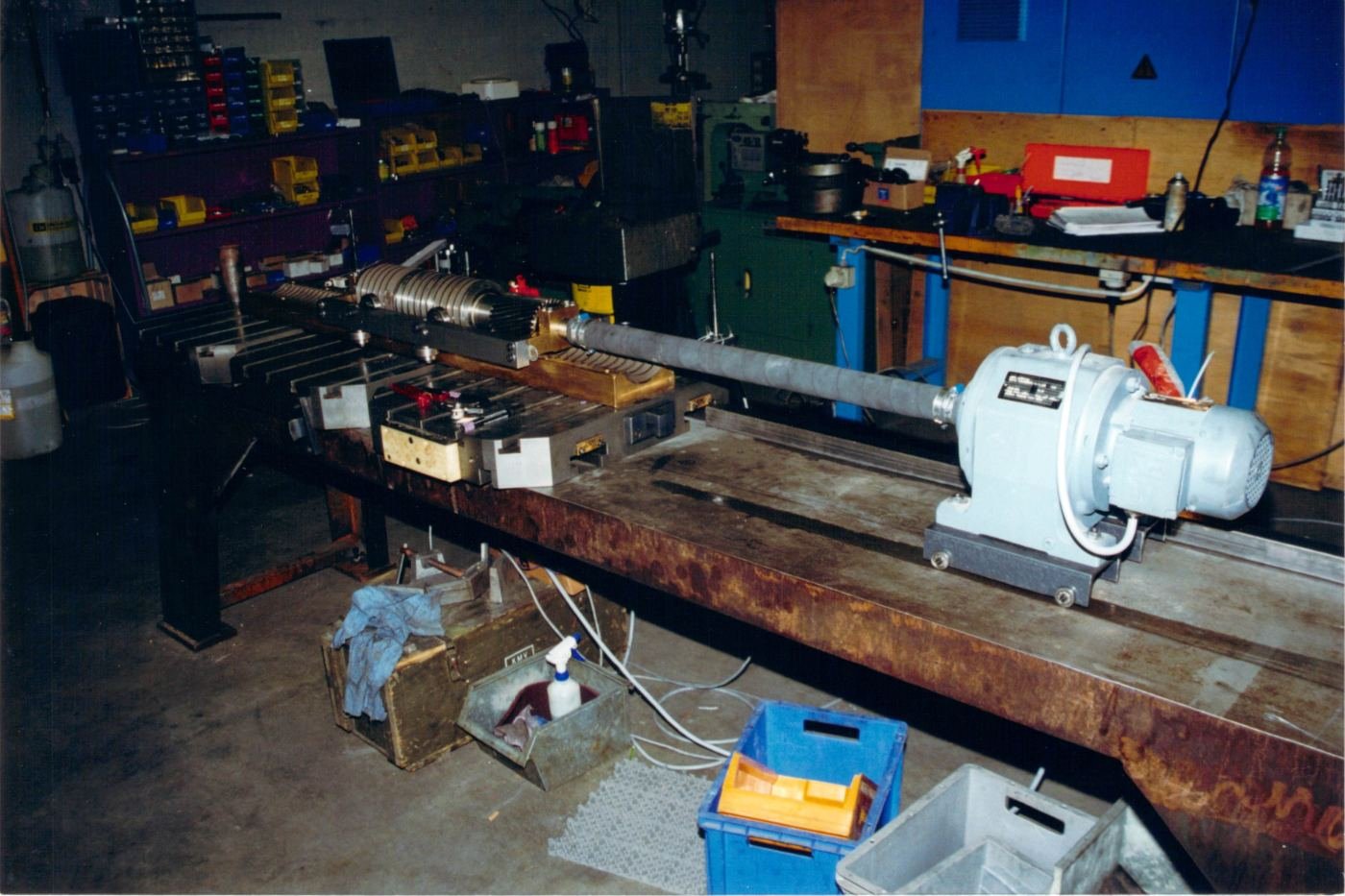 WIAP Umbau Walzendrehmaschine MFD: Die ausgelaufene Spindel wurde mit einer WIAP Hohnvorrichtung gehont