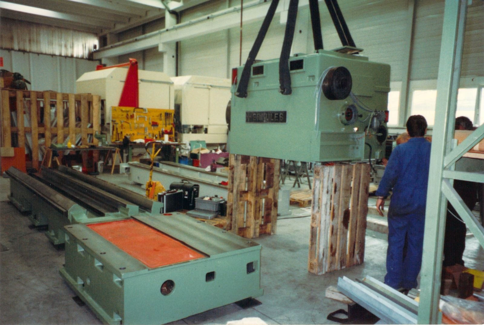WIAP Umbau Walzendrehmaschine: Diese robuste, schwere, konventionelle Walzendrehmaschine wird von der WIAP auf CNC umgebaut