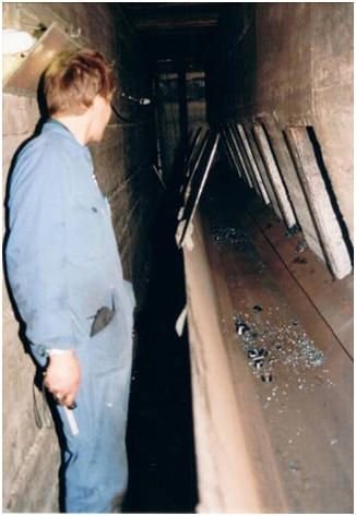 WIAP Umbau Walzendrehmaschine WDK 850: Bild 4.1 Unter der Maschine ist der Späneschacht. Mit 220 KW und dem grossen Drehmoment we