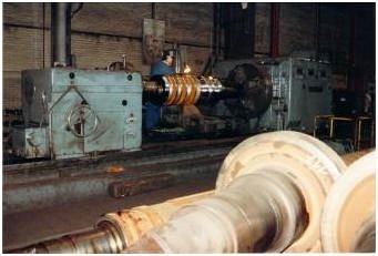 WIAP Umbau Walzendrehmaschine WDK 850: Bild 4.8 Hier noch einmal die Walzendrehmaschine vor der Demontage.