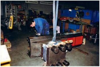 WIAP Umbau Walzendrehmaschine WDK 850: Bild 6.4: Der Schwerthalter der Walzendrehmaschine ist eine sehr robuste Konstruktion. Auc