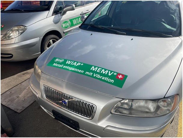 Volvo V70, Beschriftung Vorderseite