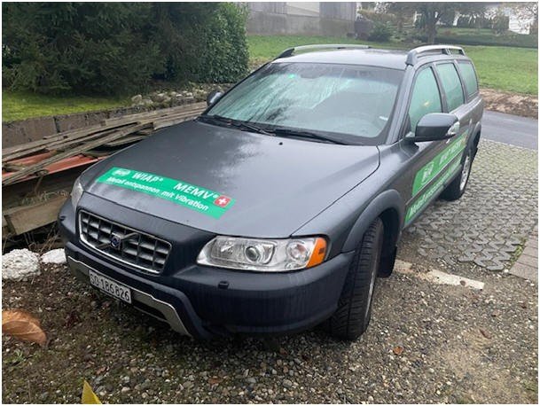 Volvo XC70, Beschriftung Vorderseite
