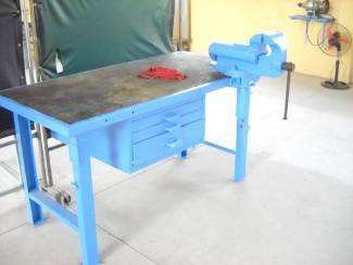 Unser alter robuster Werkbank.