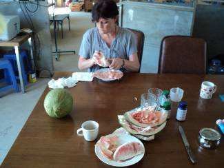 Ganz schön schwierig, so eine Grapefruit zu essen.