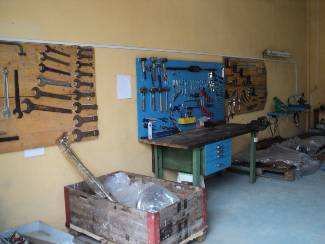 Auch die grossen Gabelschlüssel bis zur Schlüsselweite 90, haben wir in Vietnam in der Schule.