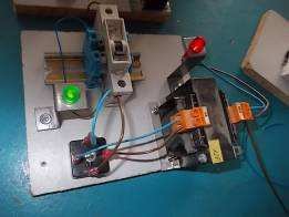 Da wir aus aus der Schweiz einige kleine Transformatoren 230 Volt, 24 Volt haben und auf dem Markt so ein Gleichrichter 